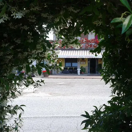 호텔 Ristorante La Bettola 트레냐고